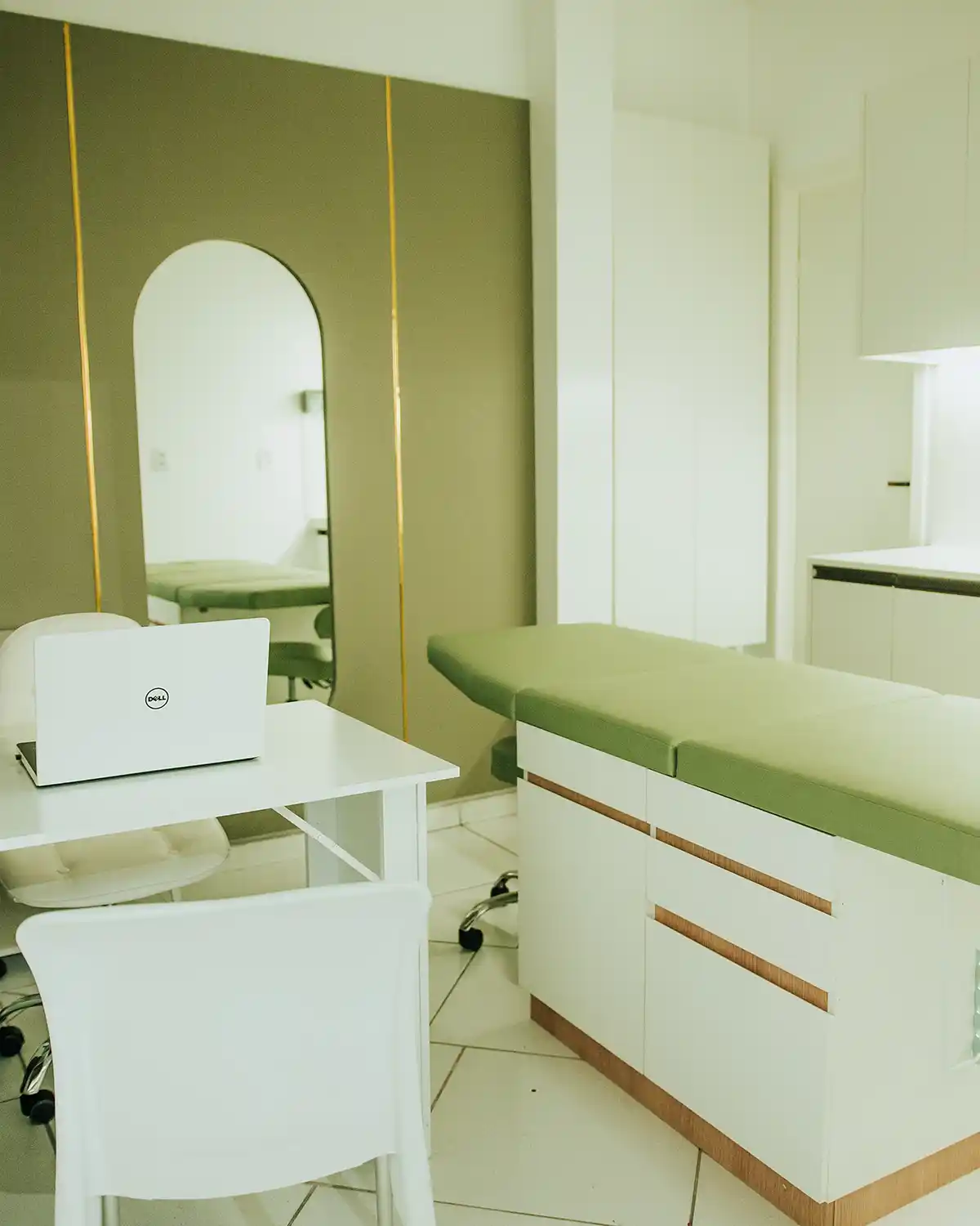 Atendimento de estética na Clínica Essenza Rinascita